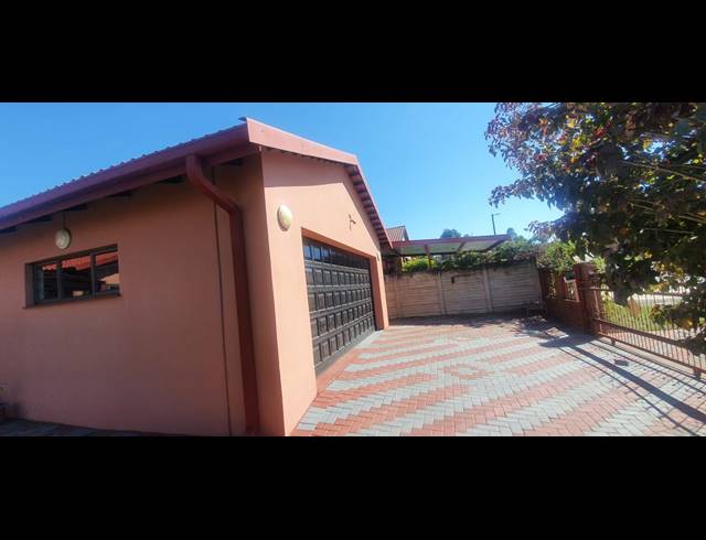 4 BEDROOM FREEHOLD SOLD IN FORDERVILLE